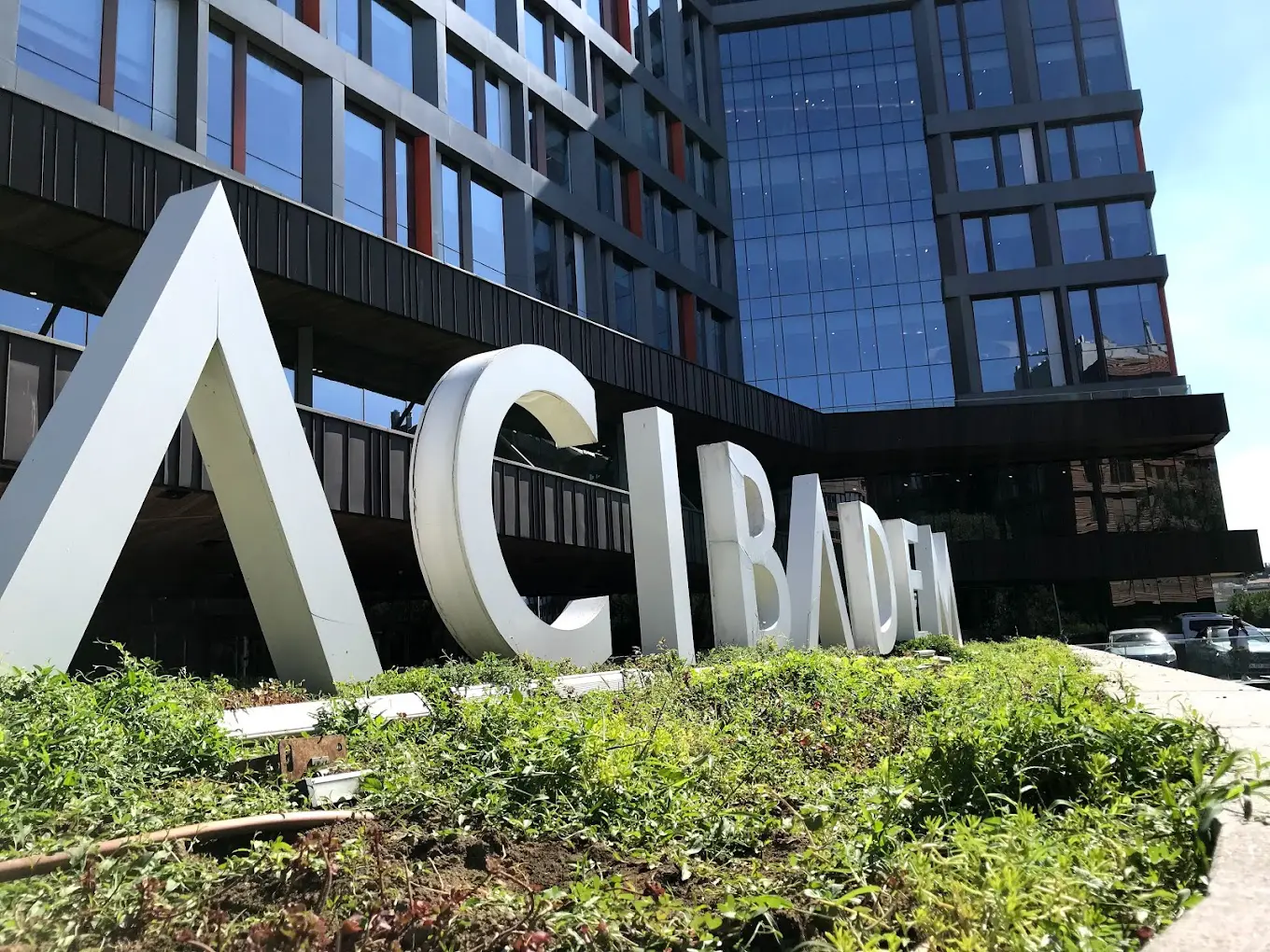 Клініка Аджібадем Алтунізаде (Acibadem Altunizade)