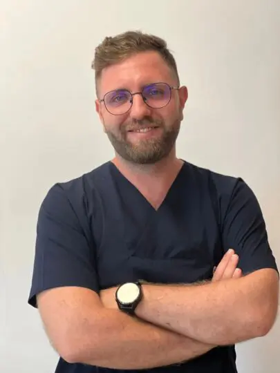 Доктор Dr. Talha Sarisoy