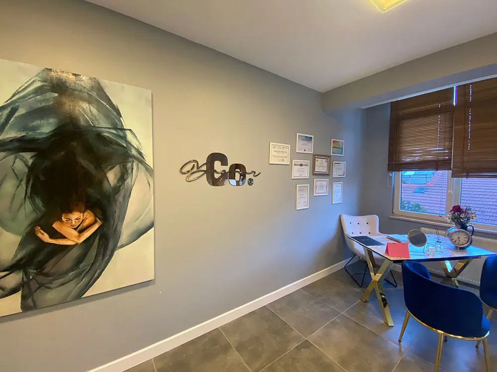 Стоматологічна клініка Dt. Yağmur Çömlekçioğlu