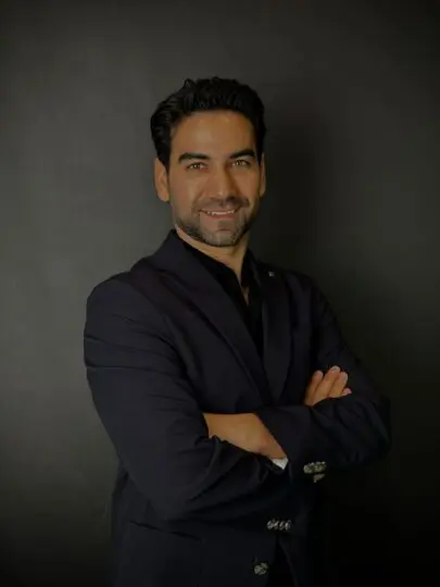 Лiкар Süleyman Özer