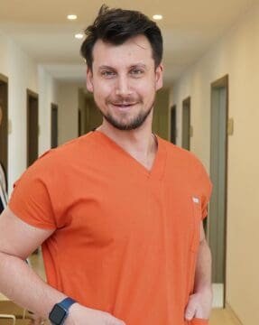 Доктор Gokhan Metin