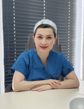 Лікар Гамзе Гюлер Ерен